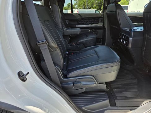 Used 2024 Ford Expedition Platinum RWD image 18