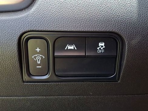Certified 2022 Kia Sorento S w/ Panoramic Sunroof Package FWD image 24