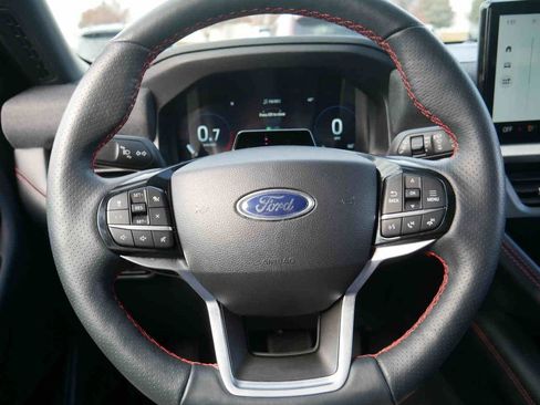 Used 2025 Ford Explorer ST-Line image 38