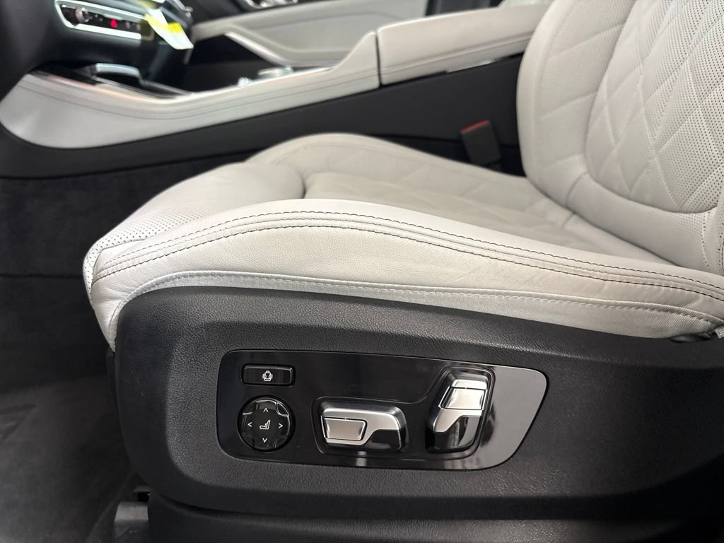 Certified 2026 BMW X5 xDrive50e w/ M Sport Package AWD/4WD image 29