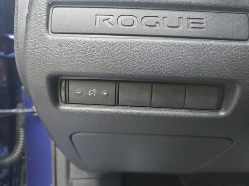 Used 2021 Nissan Rogue S FWD image 26