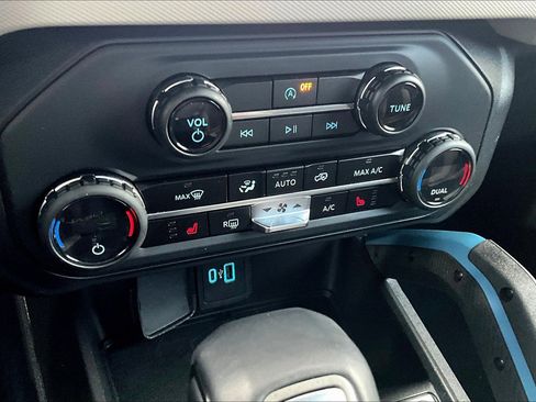 Used 2023 Ford Bronco Wildtrak image 29