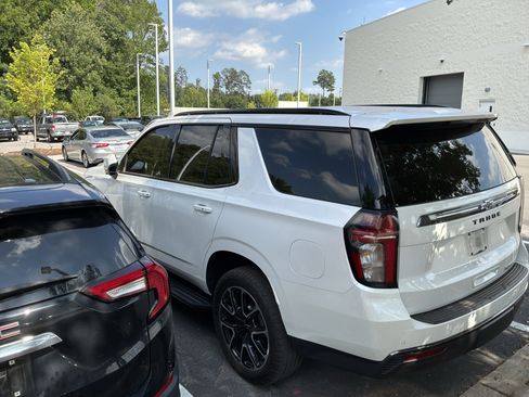 Used 2022 Chevrolet Tahoe RST w/ Luxury Package RWD image 10