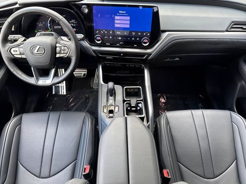 Certified 2025 Lexus TX 500h AWD image 17