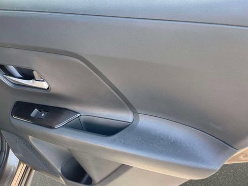 Used 2025 Nissan Kicks SV FWD image 11