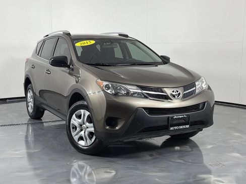 Used 2015 Toyota RAV4 LE FWD image 2