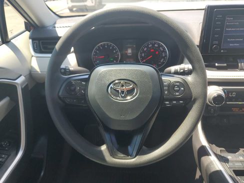 Used 2022 Toyota RAV4 XLE w/ Convenience Package FWD image 11