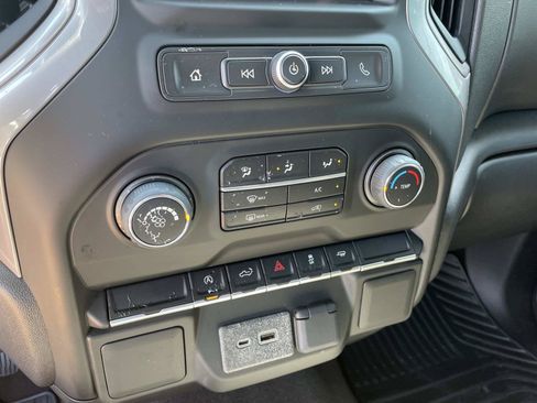 Used 2022 Chevrolet Silverado 1500 Custom RWD image 22