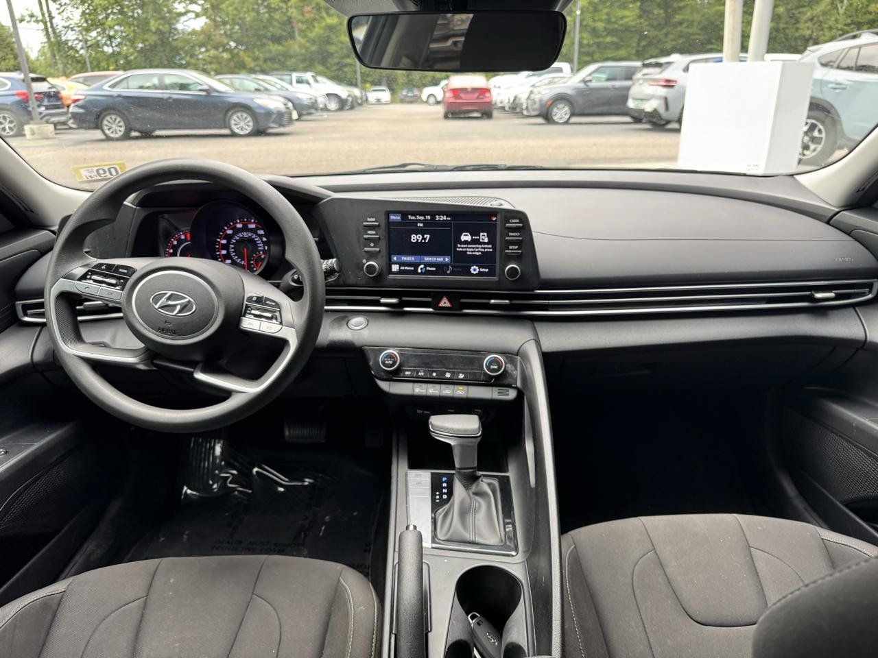 Used 2023 Hyundai Elantra SEL FWD image 13