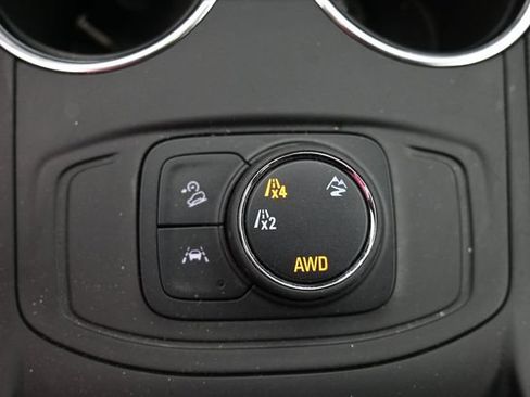 Used 2024 GMC Terrain SLE AWD/4WD image 19