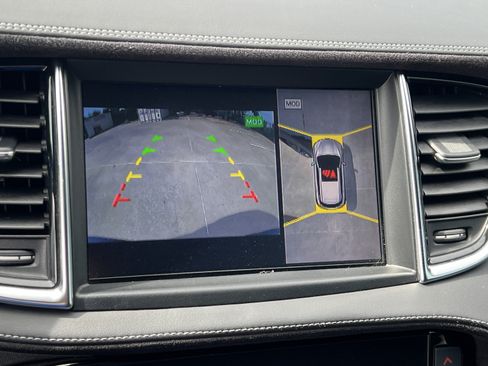 Used 2019 INFINITI QX50 Essential w/ Sensory Package AWD/4WD image 16