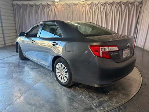 Used 2014 Toyota Camry L image 7