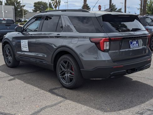 New 2026 Ford Explorer ST-Line w/ ST-Line Street Pack image 4