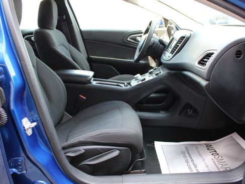 Used 2016 Chrysler 200 Limited FWD image 43