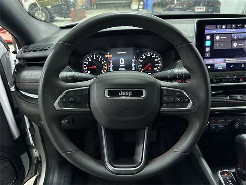 Used 2024 Jeep Compass Trailhawk image 18