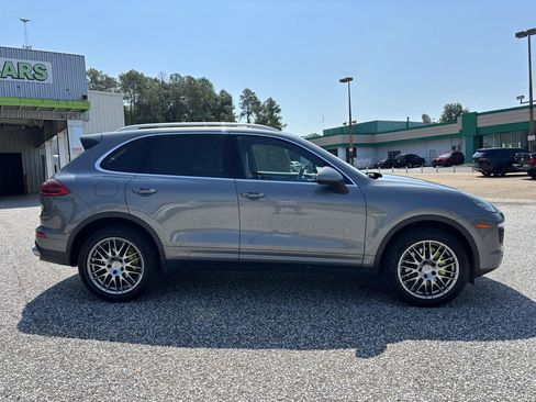 Used 2018 Porsche Cayenne S w/ Premium Package Plus AWD/4WD image 6