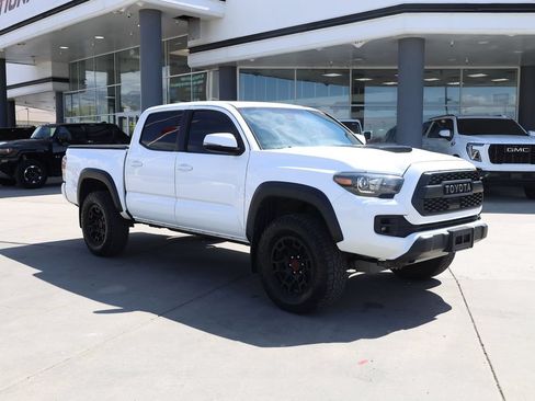 Used 2019 Toyota Tacoma TRD Pro AWD/4WD image 8