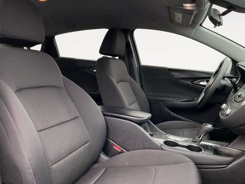 Used 2016 Chevrolet Malibu LT image 17