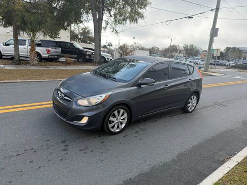 Used 2013 Hyundai Accent SE FWD image 5