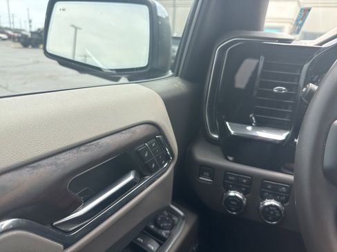 Used 2023 GMC Sierra 1500 SLT w/ SLT Premium Package AWD/4WD image 24