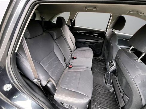Used 2020 Kia Sorento LX image 23