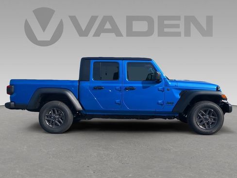 New 2025 Jeep Gladiator Sport image 2