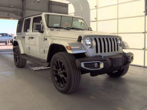 Used 2023 Jeep Wrangler Unlimited Sahara w/ Cold Weather Group AWD/4WD image 3