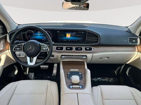 Used 2023 Mercedes-Benz GLS 450 4MATIC image 7