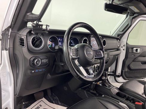 Used 2021 Jeep Wrangler Unlimited Sahara w/ Cold Weather Group AWD/4WD image 16