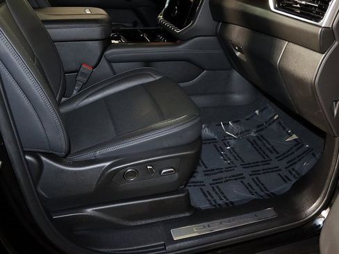 Used 2025 GMC Yukon Denali image 38