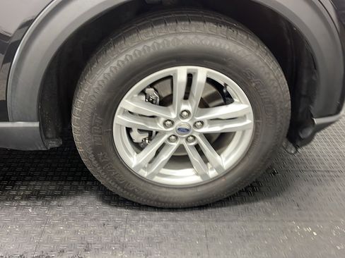 Used 2020 Ford Explorer XLT w/ Equipment Group 202A AWD/4WD image 22