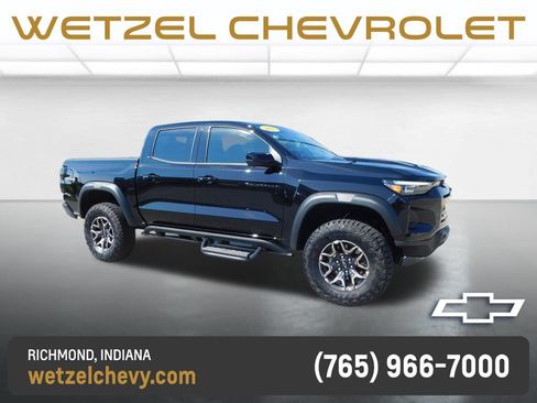 Used 2025 Chevrolet Colorado ZR2 w/ Technology Package AWD/4WD image 1