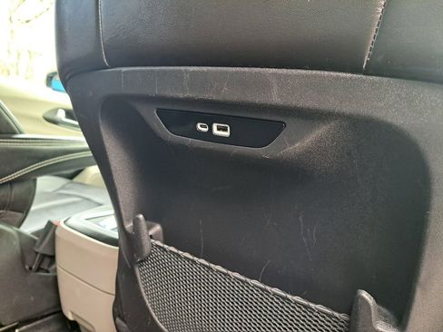 Used 2024 Chrysler Pacifica Touring-L image 30