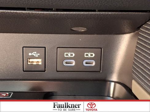 Used 2026 Toyota Camry SE FWD image 21