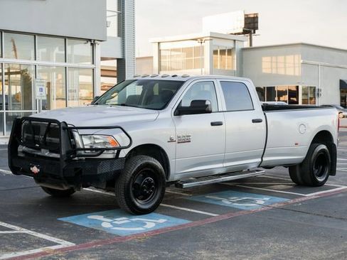 Used 2018 RAM 3500 Tradesman w/ Chrome Appearance Group image 14