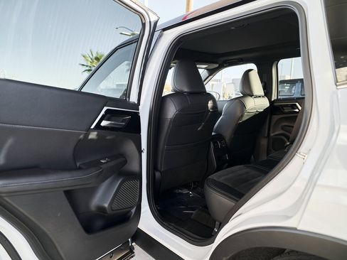 Used 2024 Mitsubishi Outlander Ralliart image 19