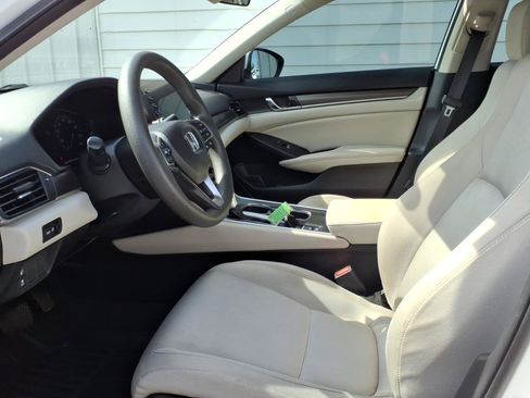 Used 2018 Honda Accord LX image 7