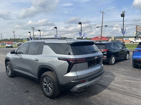 Used 2024 Chevrolet Traverse LT image 35