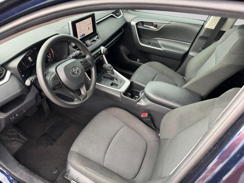 Used 2025 Toyota RAV4 XLE AWD/4WD image 10