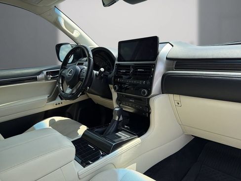 Used 2022 Lexus GX 460 Premium w/ Premium Package AWD/4WD image 16
