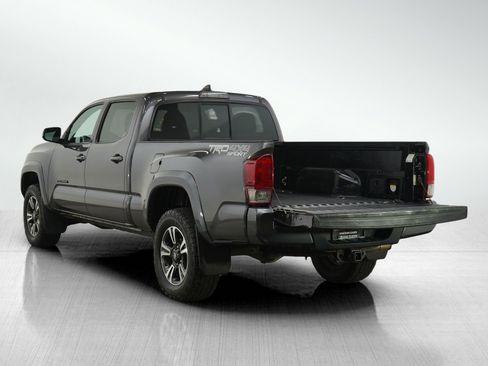 Used 2016 Toyota Tacoma SR5 image 9