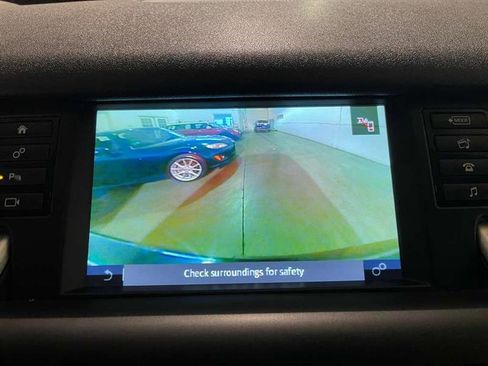 Used 2018 Land Rover Discovery Sport SE image 33