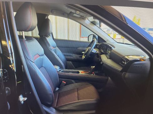 Used 2025 Nissan Kicks SR image 7