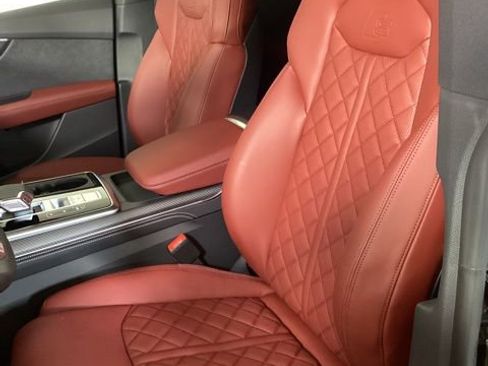 New 2026 Audi SQ8 Prestige image 12