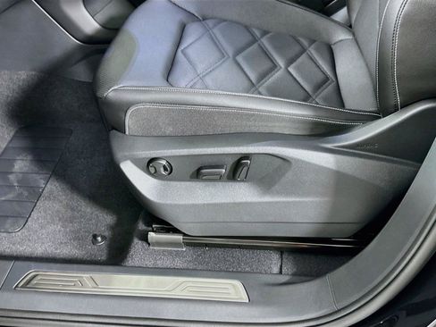 Certified 2026 Volkswagen Atlas SE FWD image 16