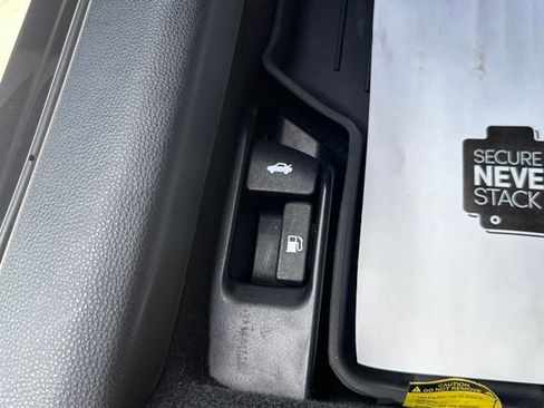 Used 2023 Toyota Corolla SE FWD image 21