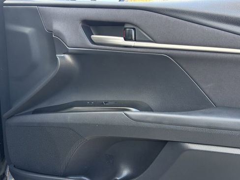 Used 2025 Toyota Camry LE image 29