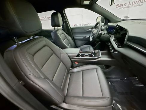 Used 2025 Chevrolet Equinox LT w/ Convenience Package II image 30