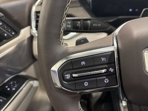 Used 2025 GMC Acadia Denali w/ Super Cruise Package image 35