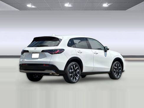New 2026 Honda HR-V EX-L image 8